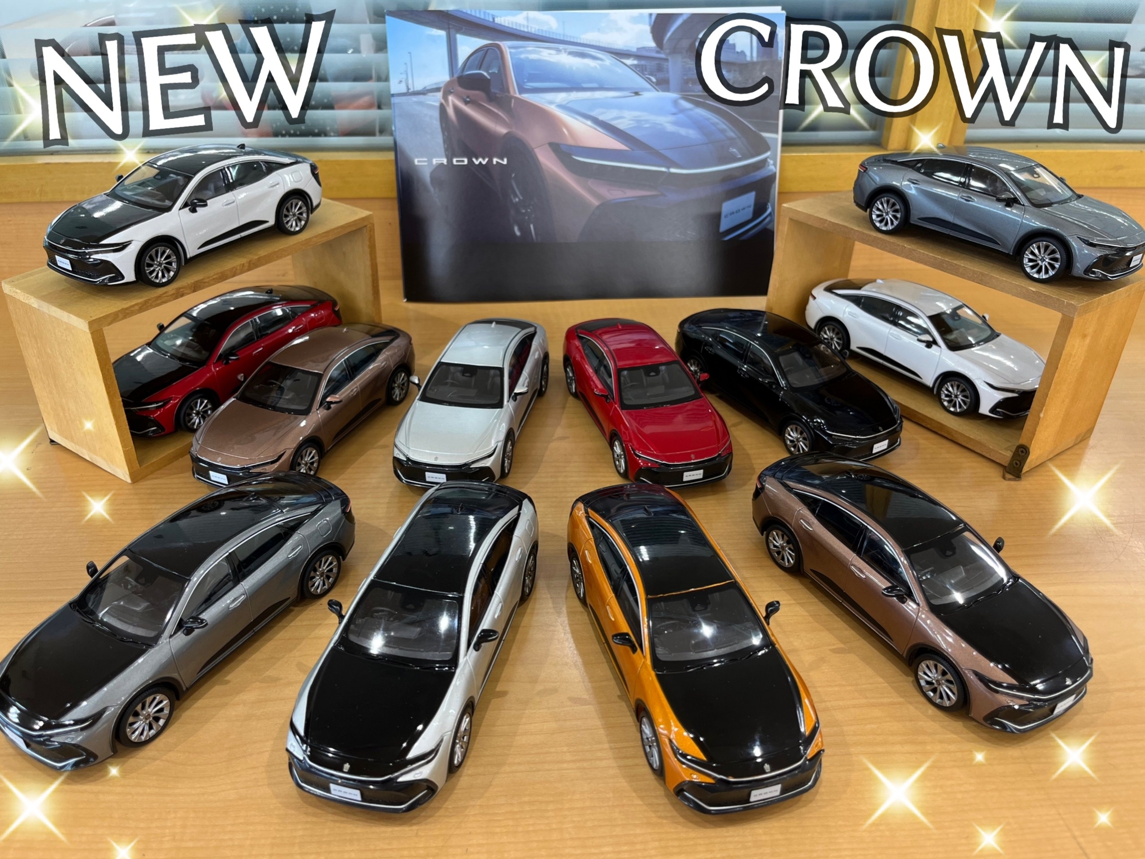 CROWN  ミニカー (1/30スケール ダイキャスト製)