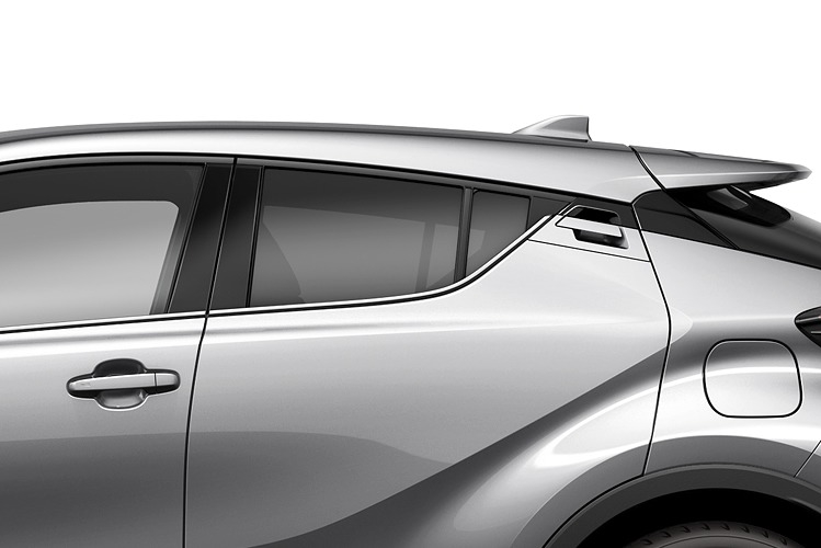 新車 C-HR ボディと一体化したリヤドアハンドル