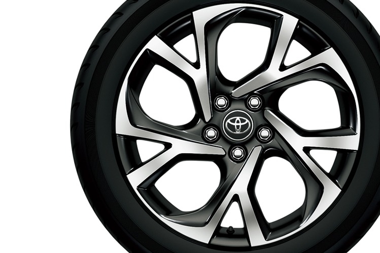 新車 C-HR 18インチアルミホイール(切削光輝+ブラック塗装)