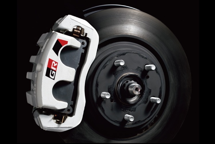新車 GR ハリアー ブレーキキャリパー