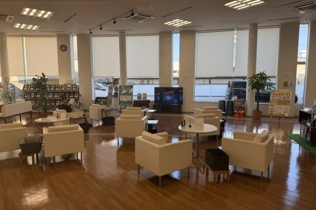 行橋店　スライド⑥サービス待合室