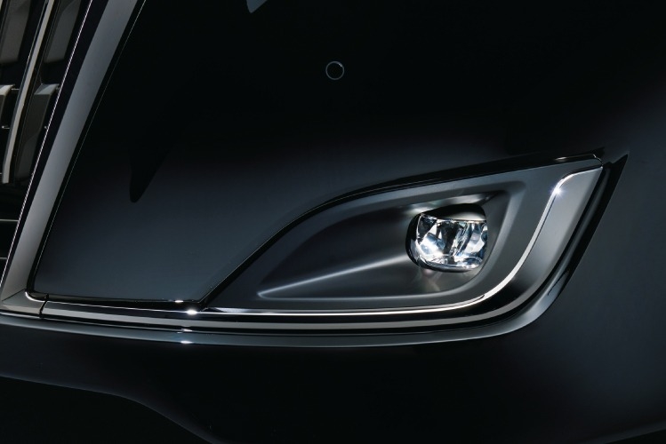 新車 エスクァイア 特別仕様車 EXTERIOR LED フロントフォグランプカバーモール